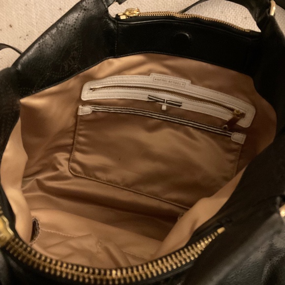 HENRI BENDEL PRE-LOVED AUTHENTIC BLACK GENUINE LEATHER GOLD DESIGN CROSSBODY BAG - Picture 7 of 8